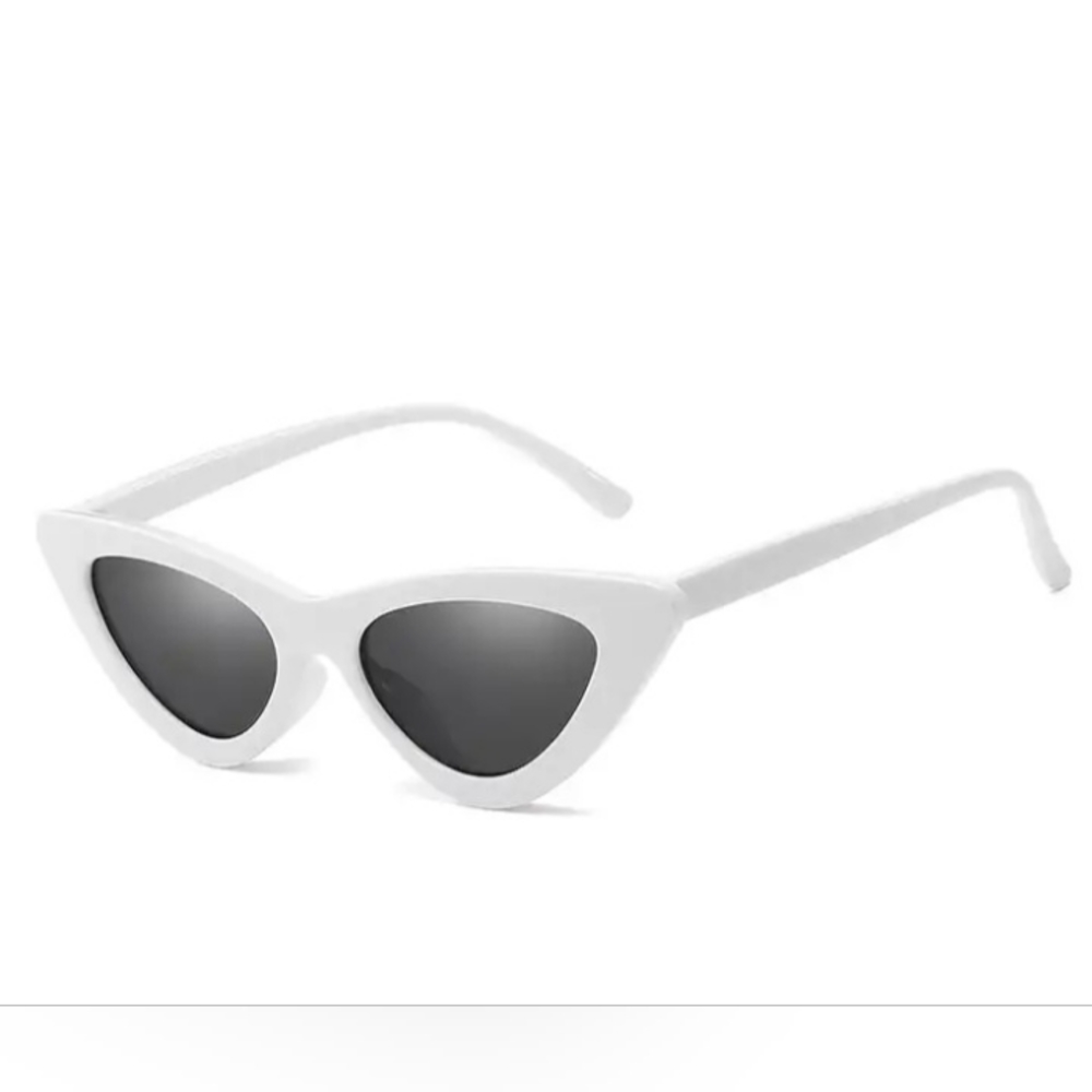 Cat Eye Sunglasses (W) - Picture 4 of 5